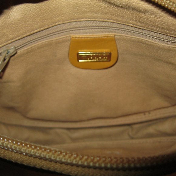 ❤️Authen GUCCI Micro G Logo Print Tan Canvas Ltr Coated Canvas Canteen Crossbody - Picture 10 of 10